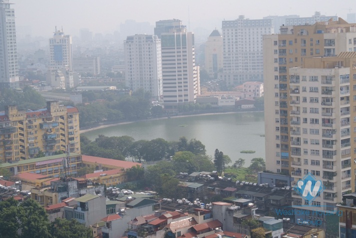 Lake view three bedrooms apartment for rent in Vinhome Metropolis, Ba Dinh district, Ha Noi